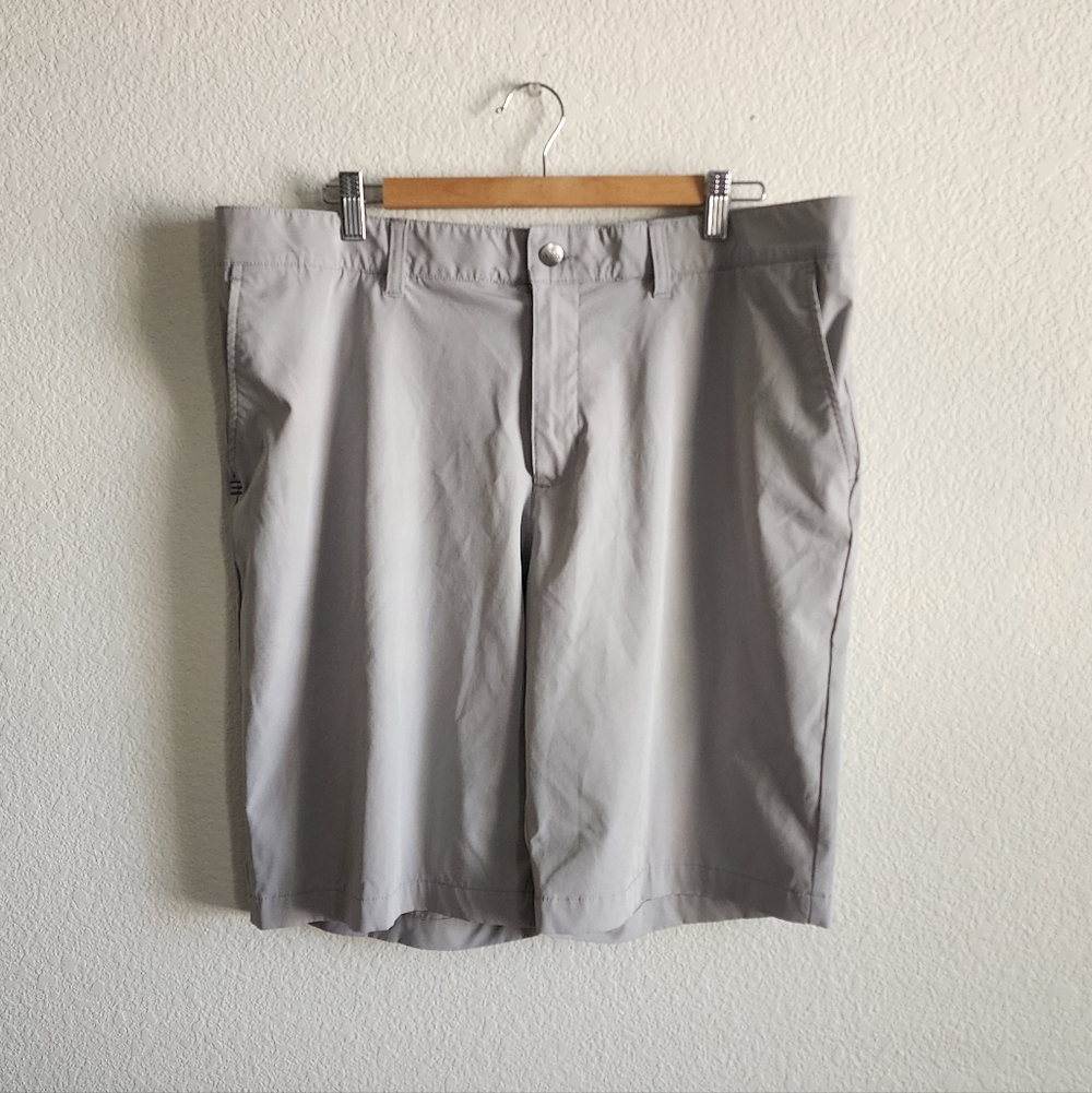 Adidas Men's Size 38 Light Gray Flat Front Activewear Casual Shorts